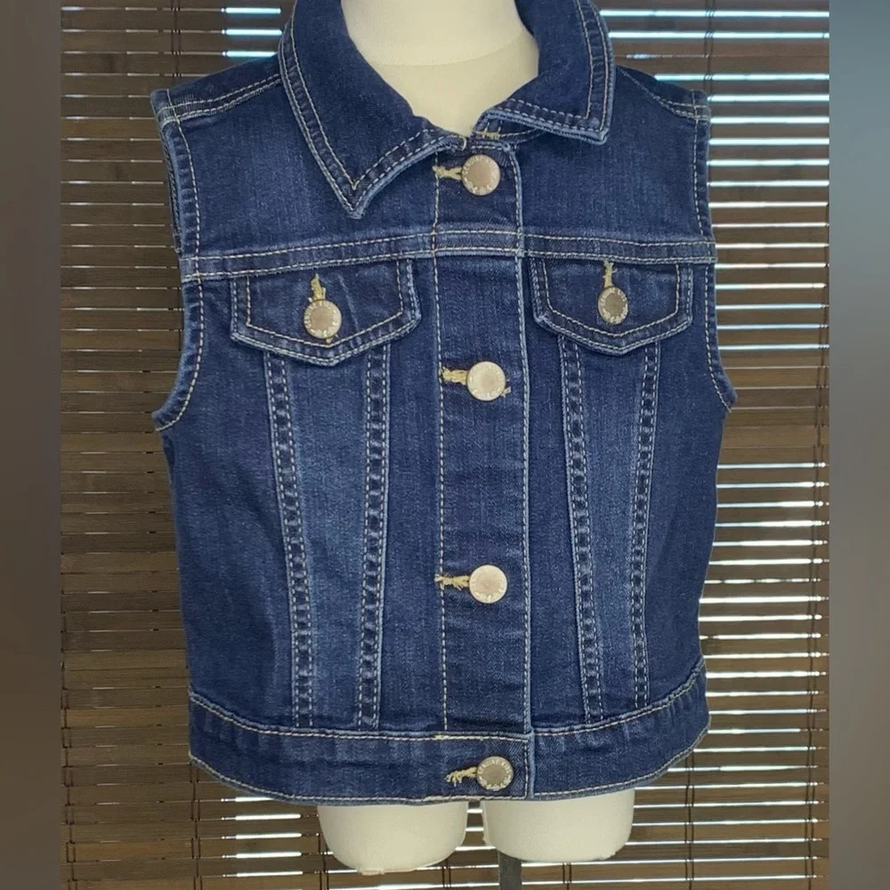 Cat & Jack Denim Jean Vest. Size 5t. Great Condition. Blue Denim Staple Basic